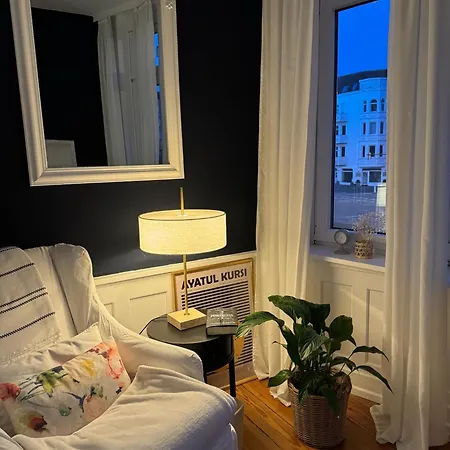 Charmante Altbauwohnung Mit Modernen Highlights شقة