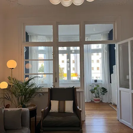 Charmante Altbauwohnung Mit Modernen Highlights شقة *