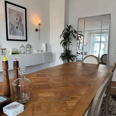 Charmante Altbauwohnung Mit Modernen Highlights
