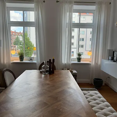 Charmante Altbauwohnung Mit Modernen Highlights