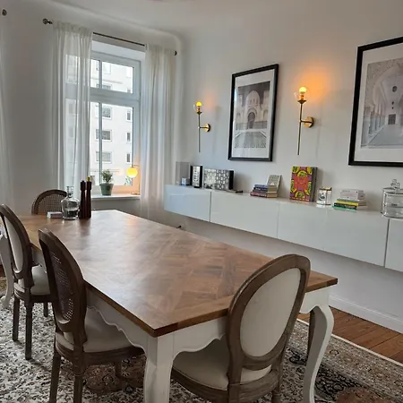 Charmante Altbauwohnung Mit Modernen Highlights كيل