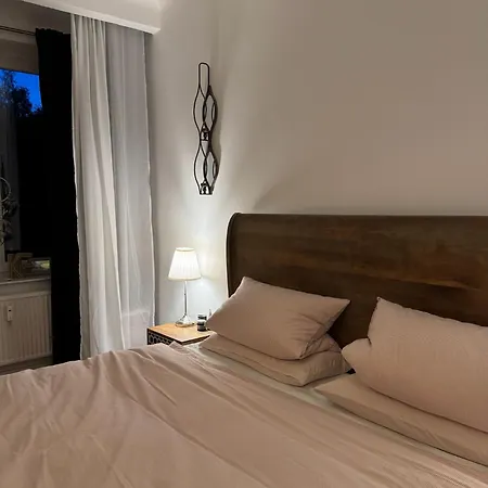 Charmante Altbauwohnung Mit Modernen Highlights *