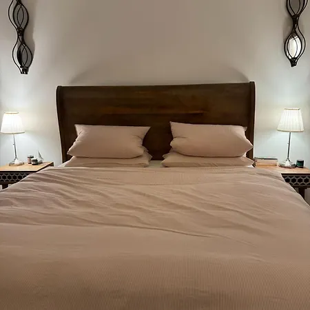 Charmante Altbauwohnung Mit Modernen Highlights *