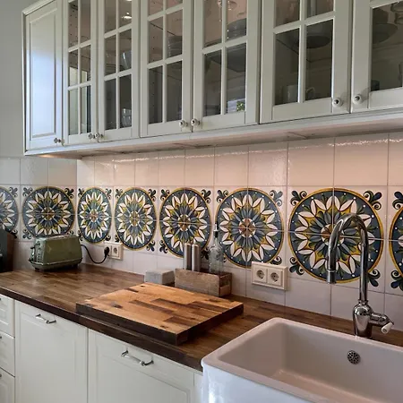 Charmante Altbauwohnung Mit Modernen Highlights شقة *